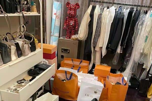 平房区回收一线品牌衣服.jpg